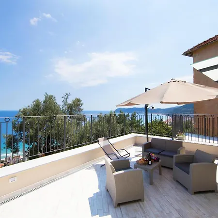 Serena 2 Amazing Sea View - Happy Apartmán Alassio