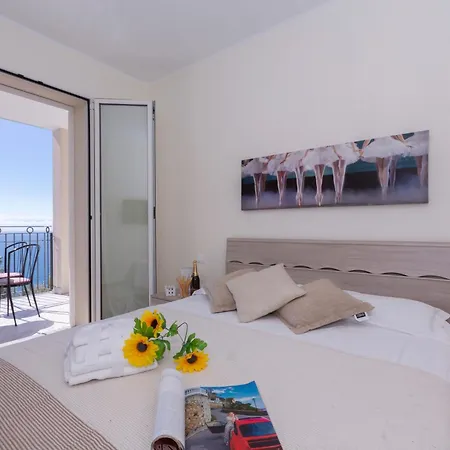 Апартаменти Serena 2 Amazing Sea View - Happy *