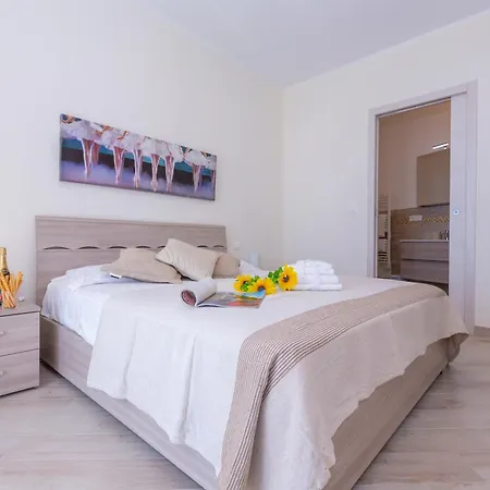 Serena 2 Amazing Sea View - Happy Апартаменти