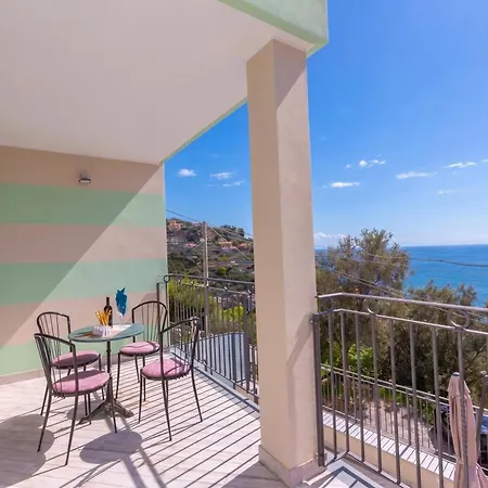 Serena 2 Amazing Sea View - Happy Apartman Alassio